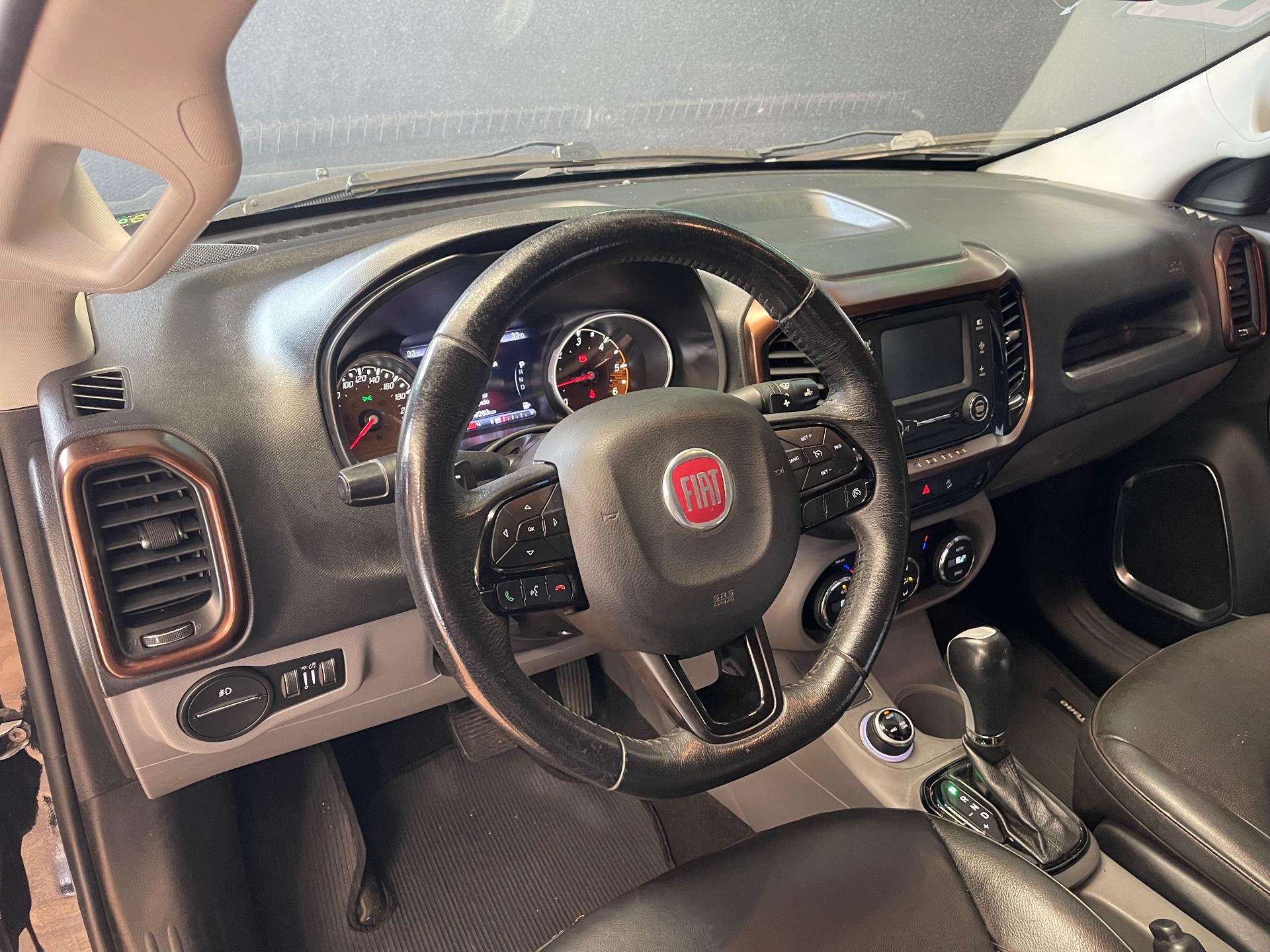 Foto 8 de Fiat Toro VOLCANO AT D4 2018