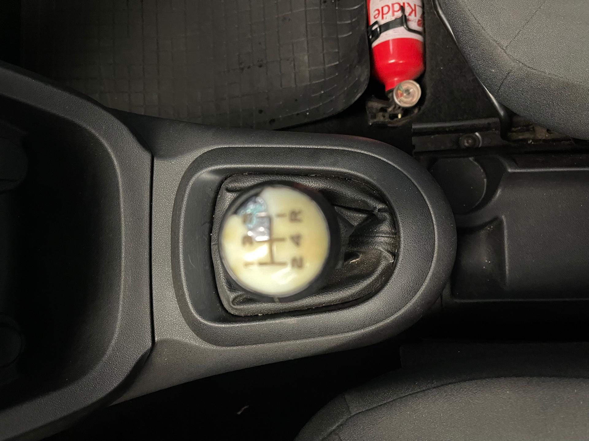 Foto 7 de Citroën C3 CITROEN /C3 90M TENDANCE 2014