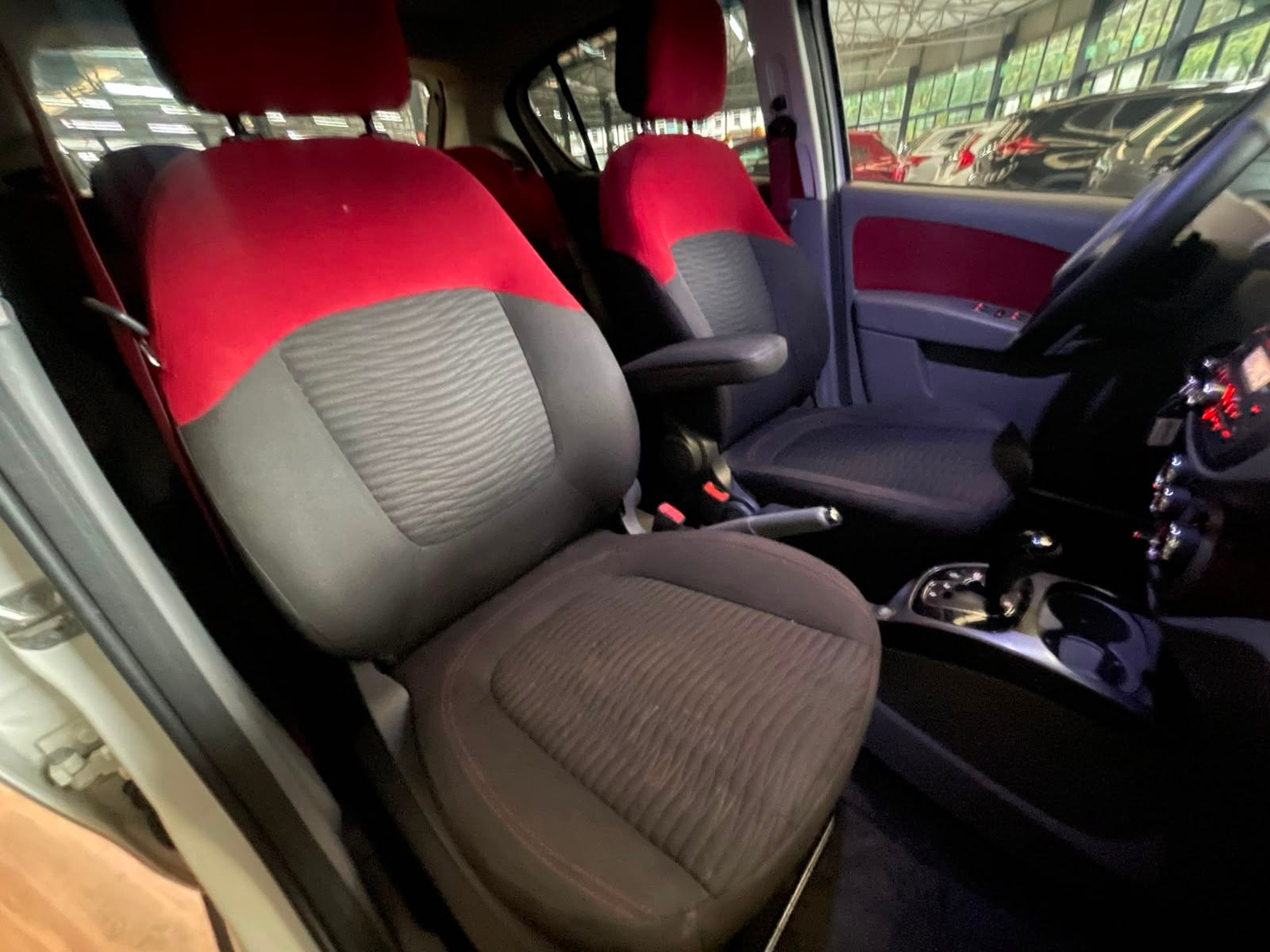 Foto 9 de Fiat Palio SPORTING 1.6 2015
