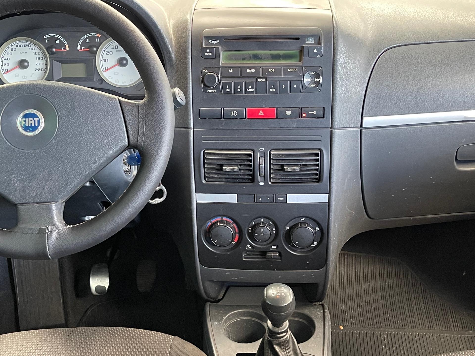Foto 6 de Fiat Idea ELX FLEX 2008