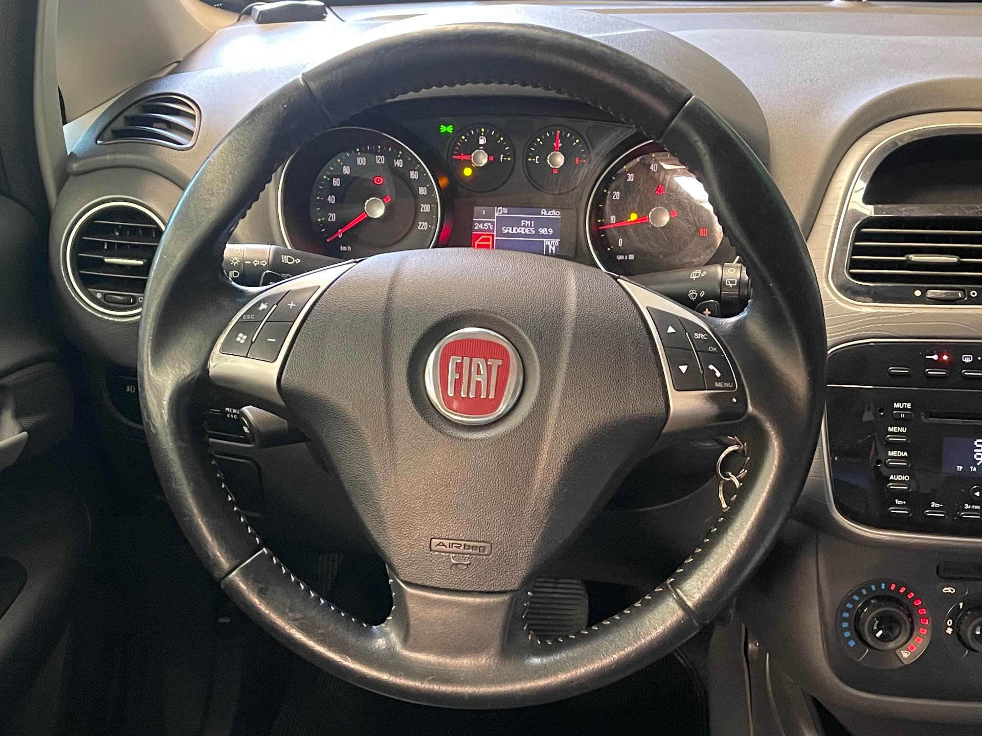 Foto 5 de Fiat Punto ESSEN. 1.6 DL 2013