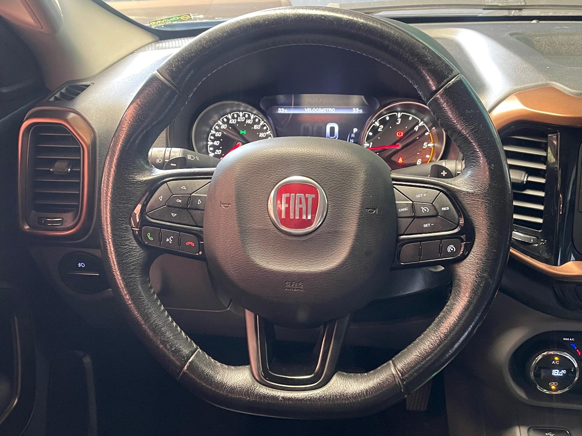 Foto 5 de Fiat Toro VOLCANO AT D4 2018