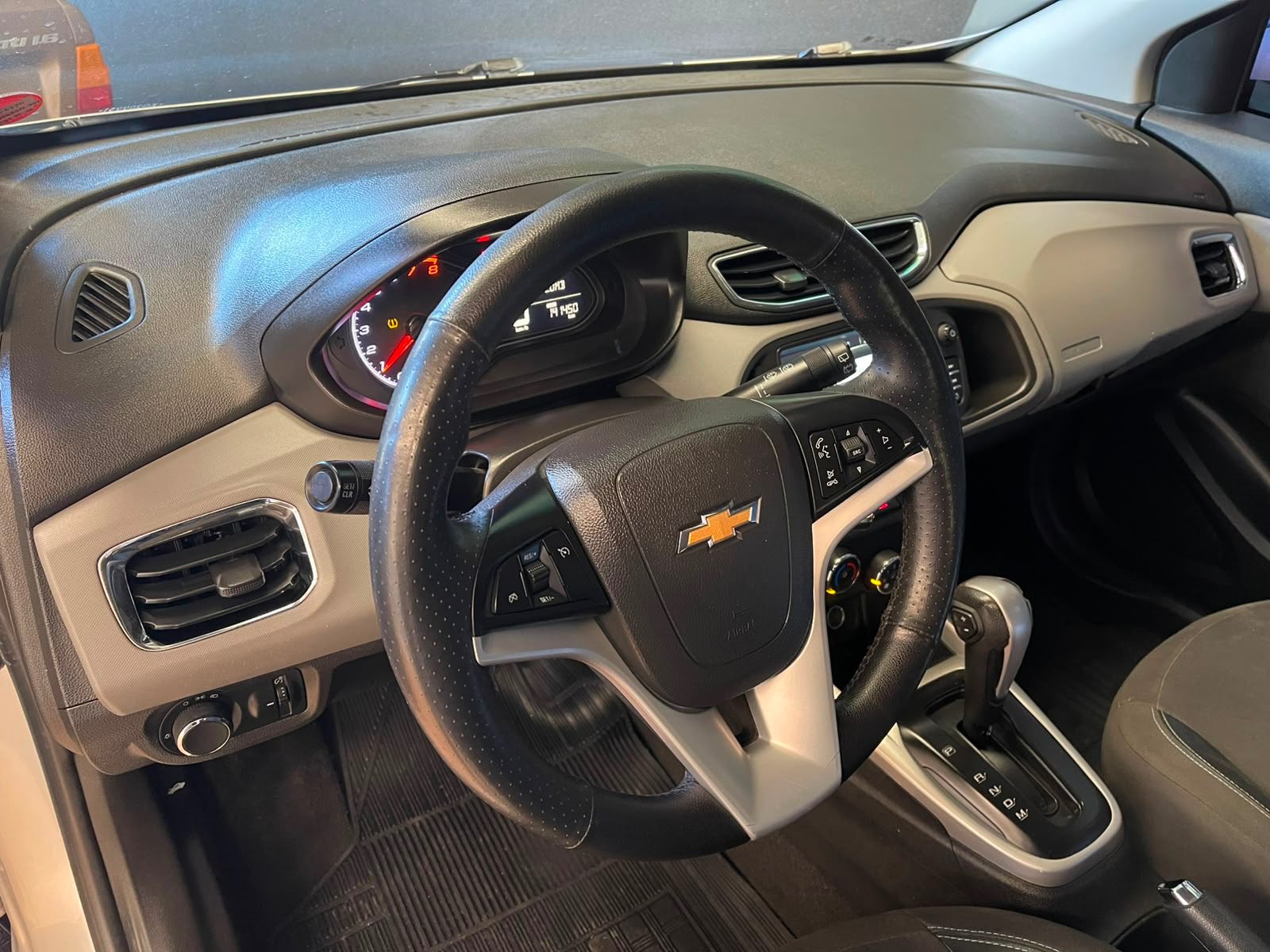 Foto 8 de Chevrolet Onix 1.4AT LT 2019