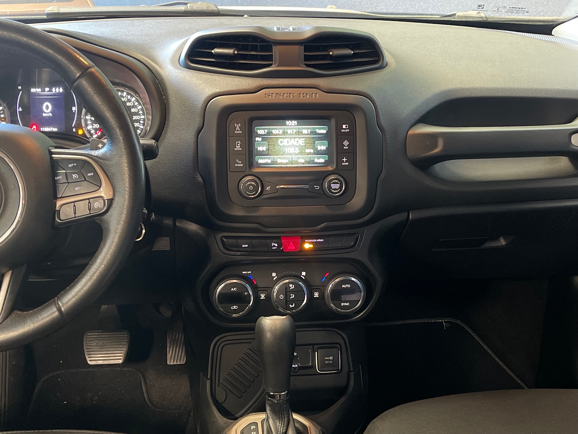 Foto 6 de Jeep Renegade LNGTD AT 2017