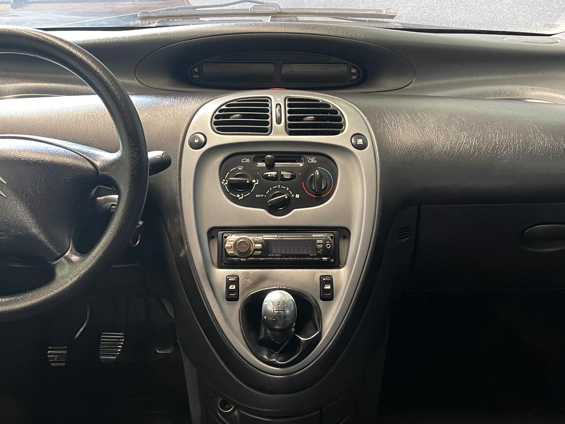 Foto 6 de Citroën C4 Picasso / II16GLXF 2011