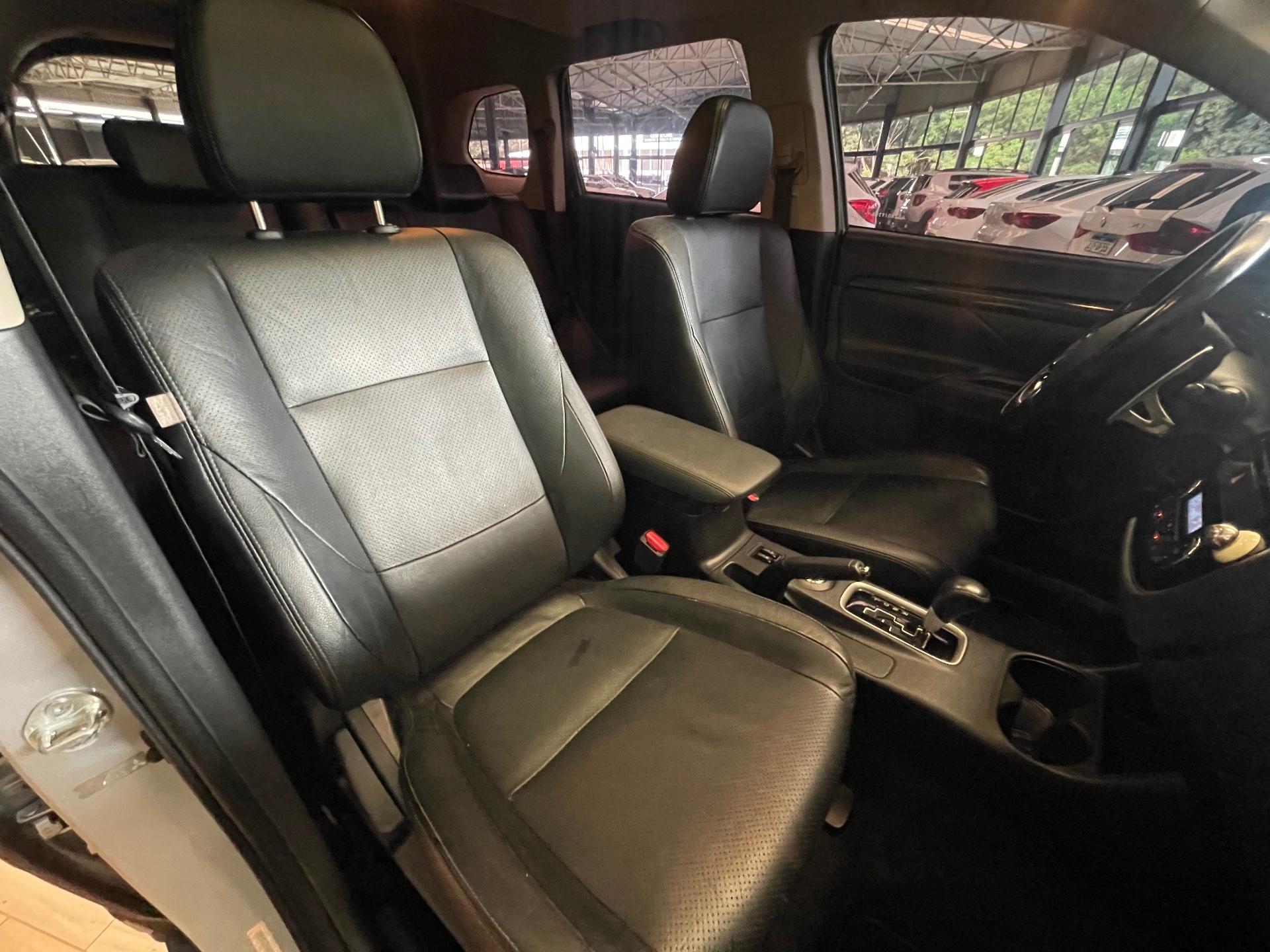 Foto 9 de Mitsubishi Outlander /MMC 3.0 GT 2016