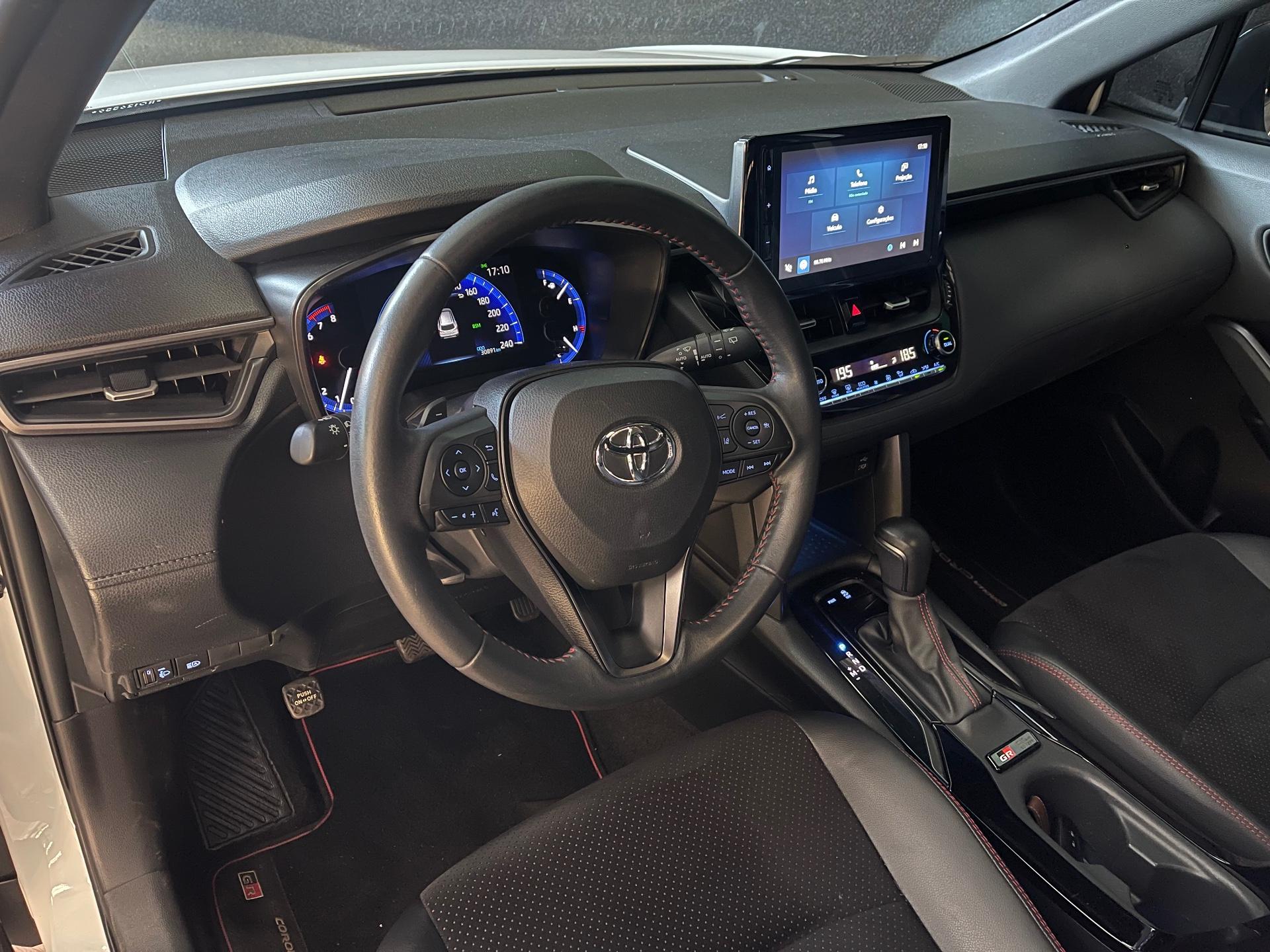 Foto 8 de Toyota Corolla Cross /C GRS 2024