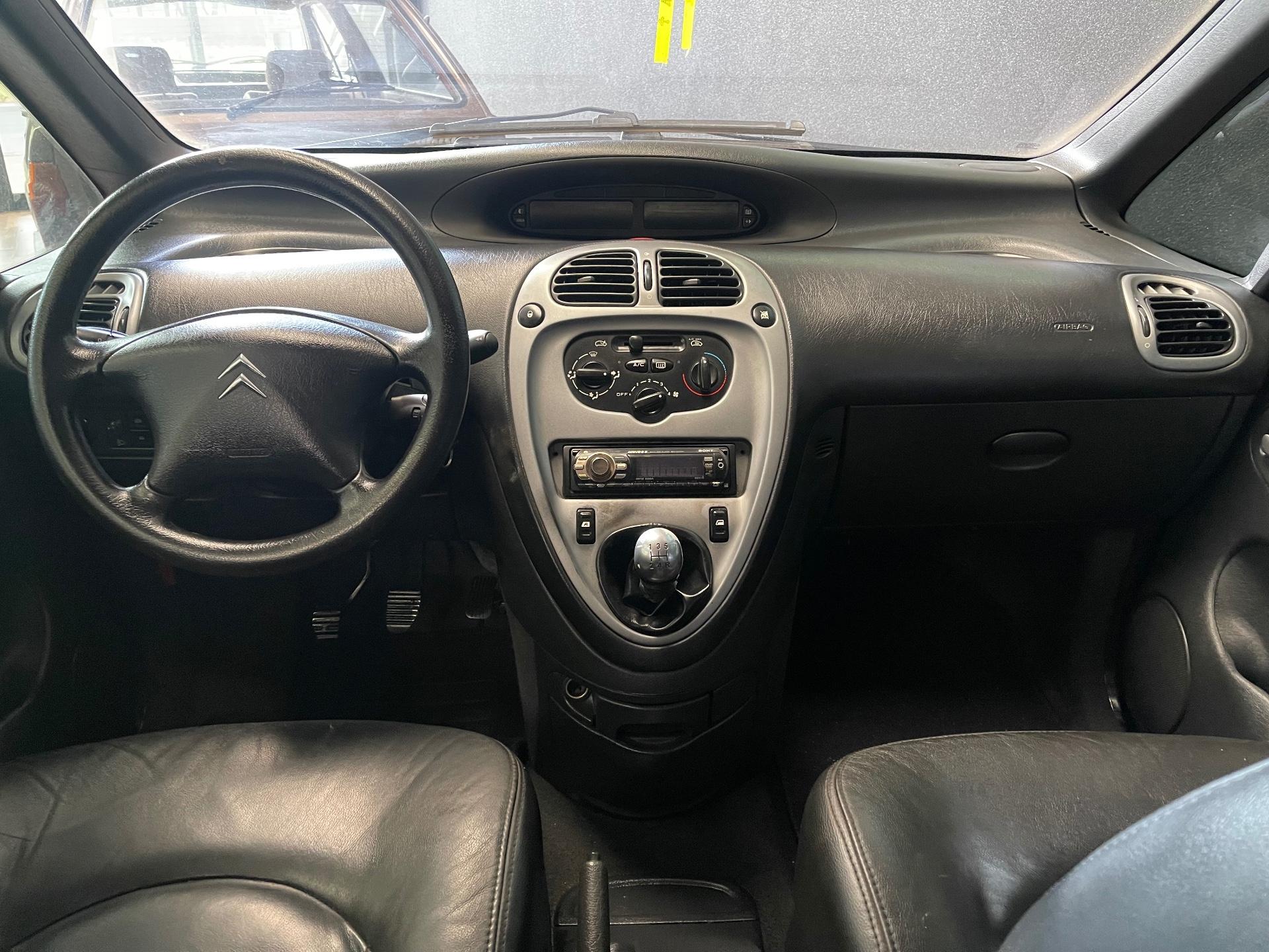 Foto 4 de Citroën C4 Picasso / II16GLXF 2011