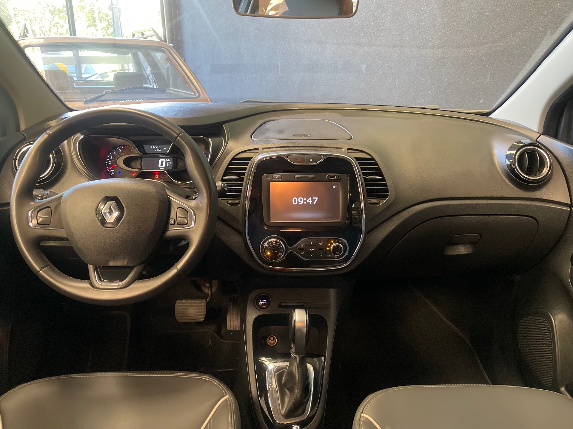 Foto 4 de Renault Captur INTEN 16A 2018