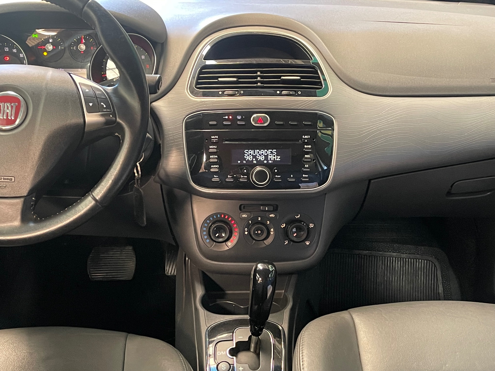 Foto 6 de Fiat Punto ESSEN. 1.6 DL 2013