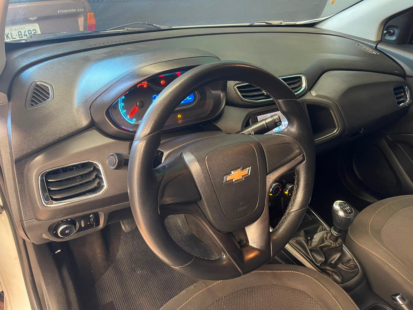 Foto 8 de Chevrolet Onix 1.0MT LT 2014