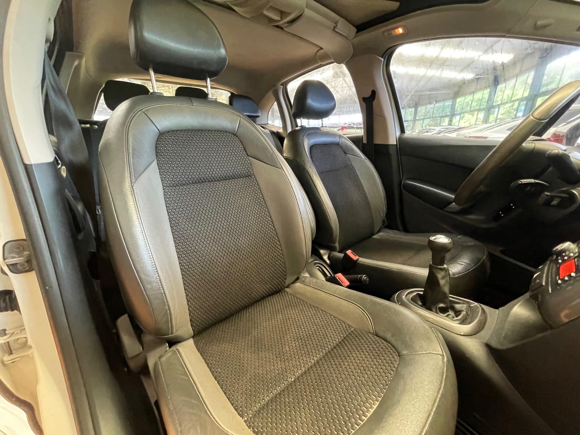 Foto 8 de Citroën XM Exclusive /C3 120M EXCLUSIV 2013