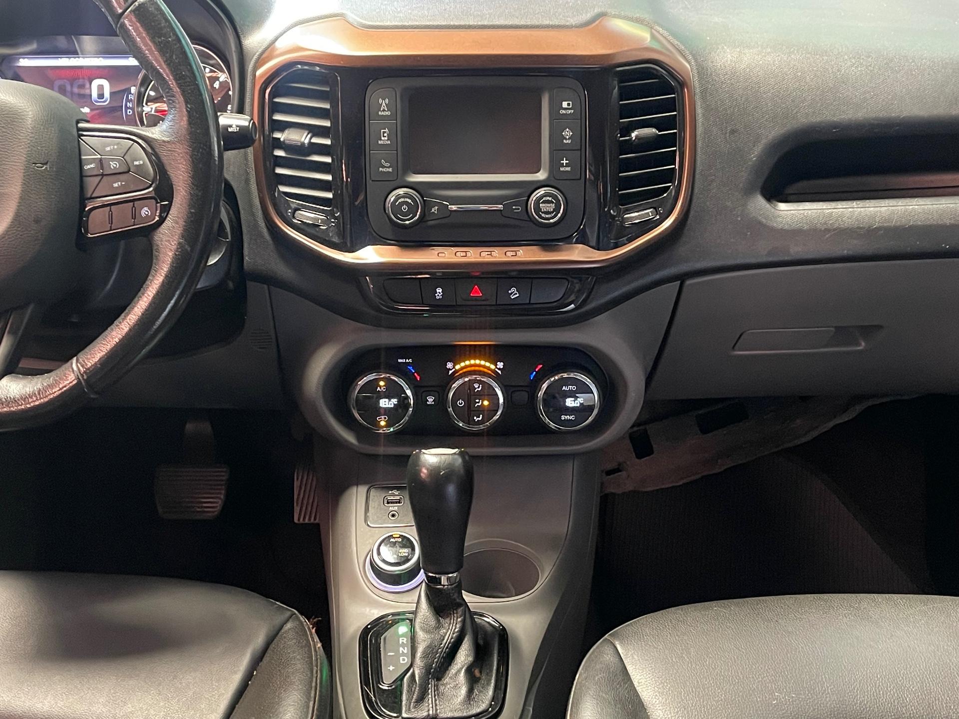 Foto 6 de Fiat Toro VOLCANO AT D4 2018