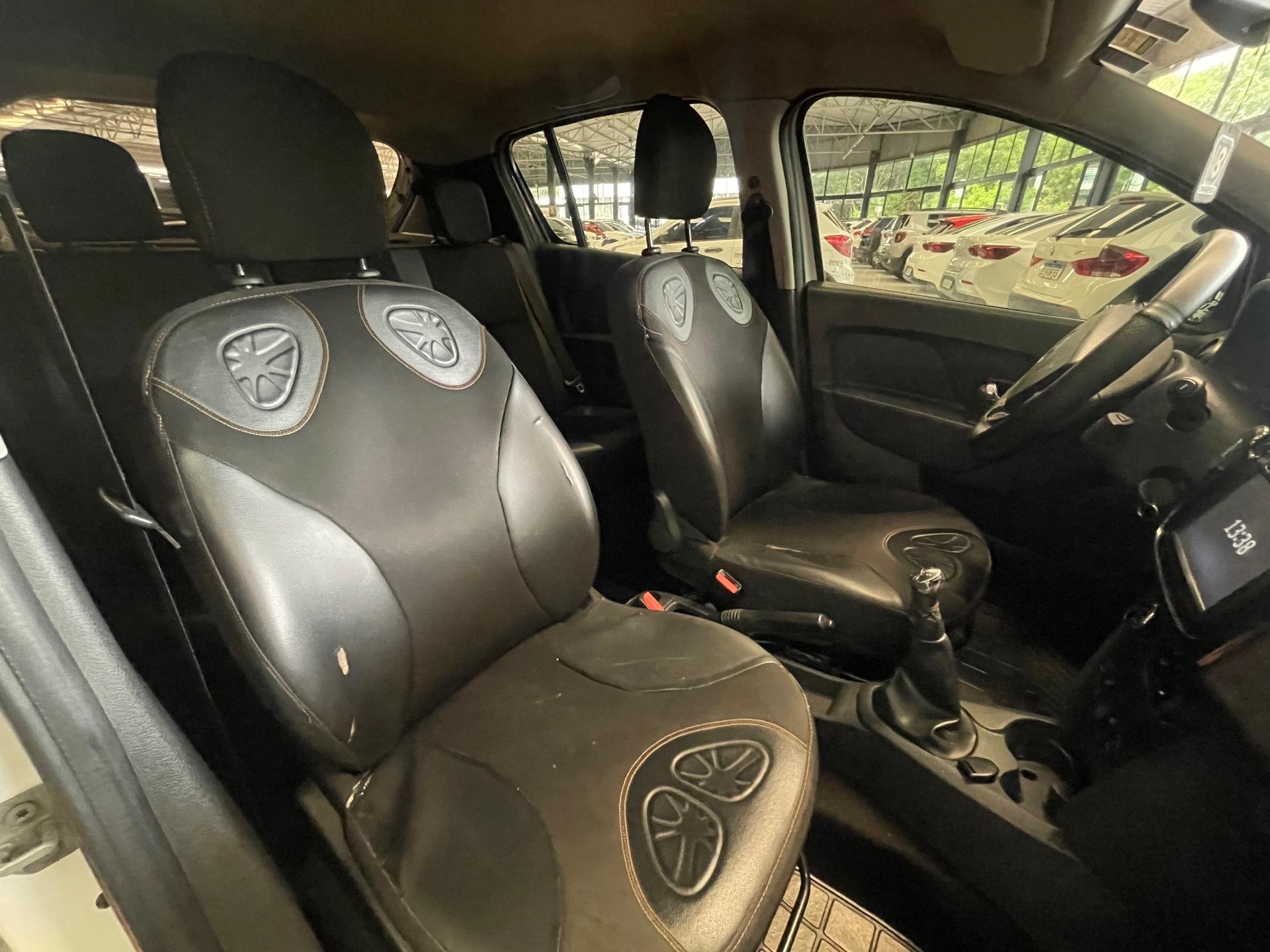 Foto 9 de Renault Sandero STEP 16 2016