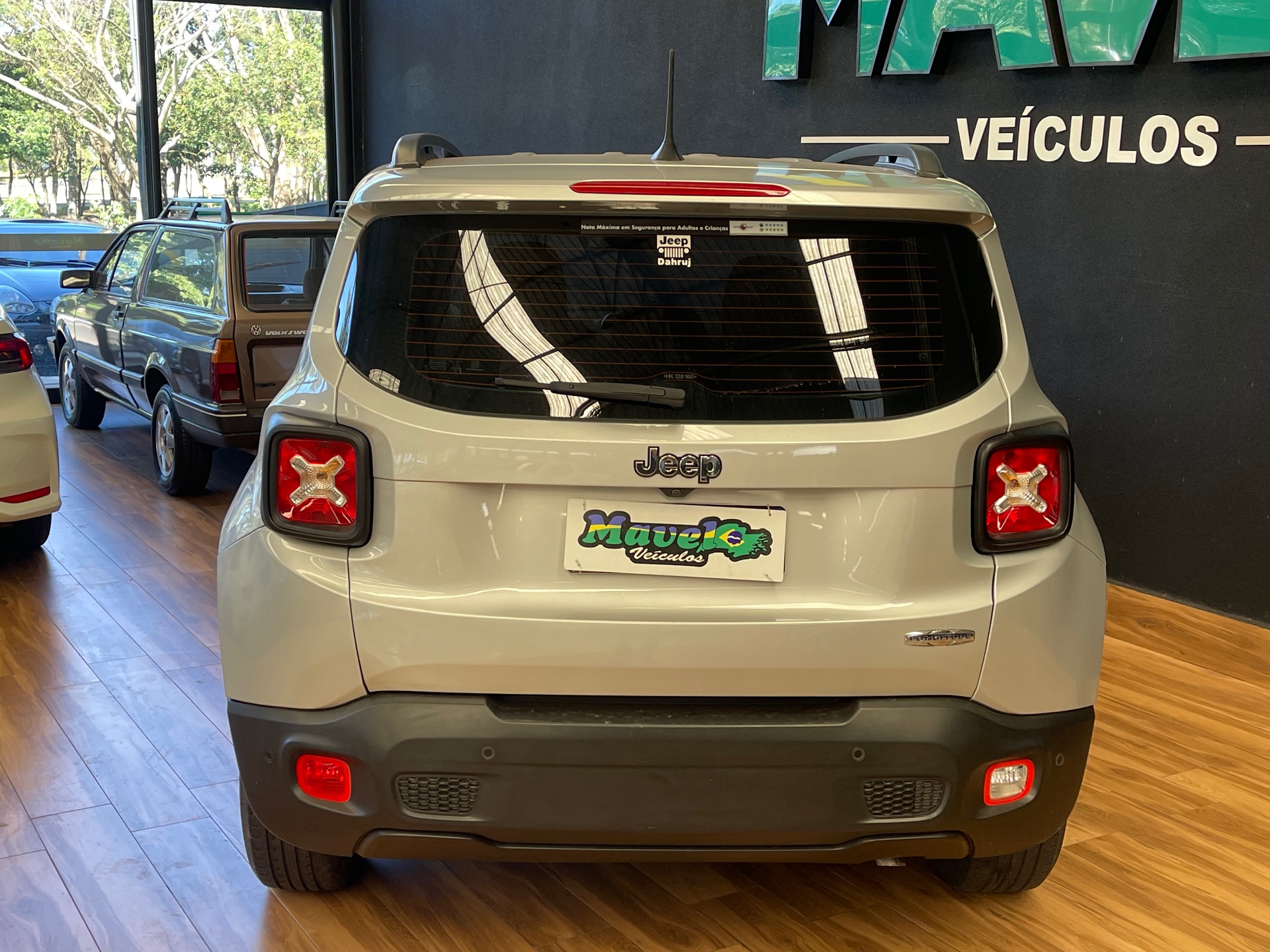 Foto 12 de Jeep Renegade LNGTD AT 2017