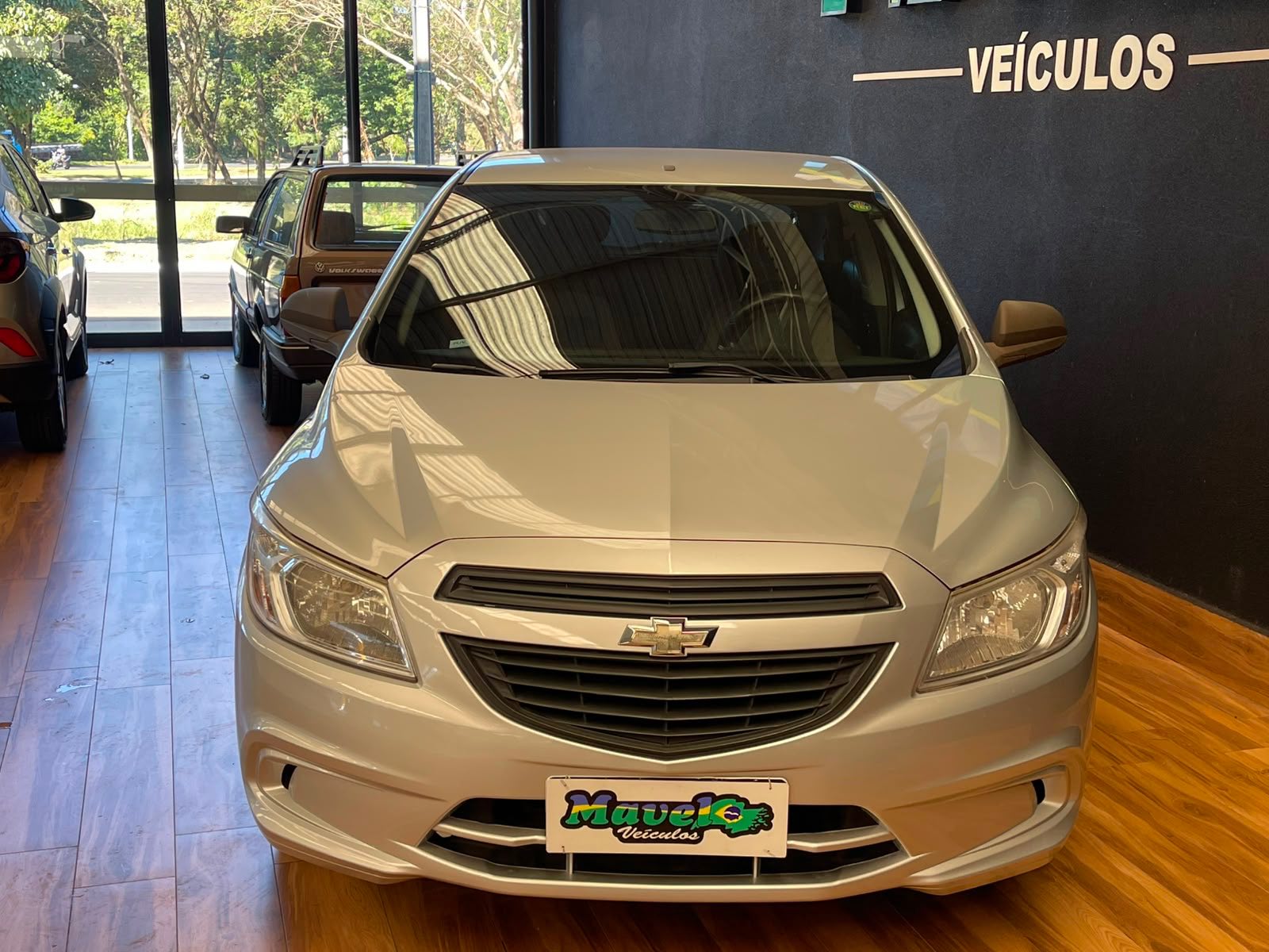Foto 2 de Chevrolet Onix 1.0MT LS 2015
