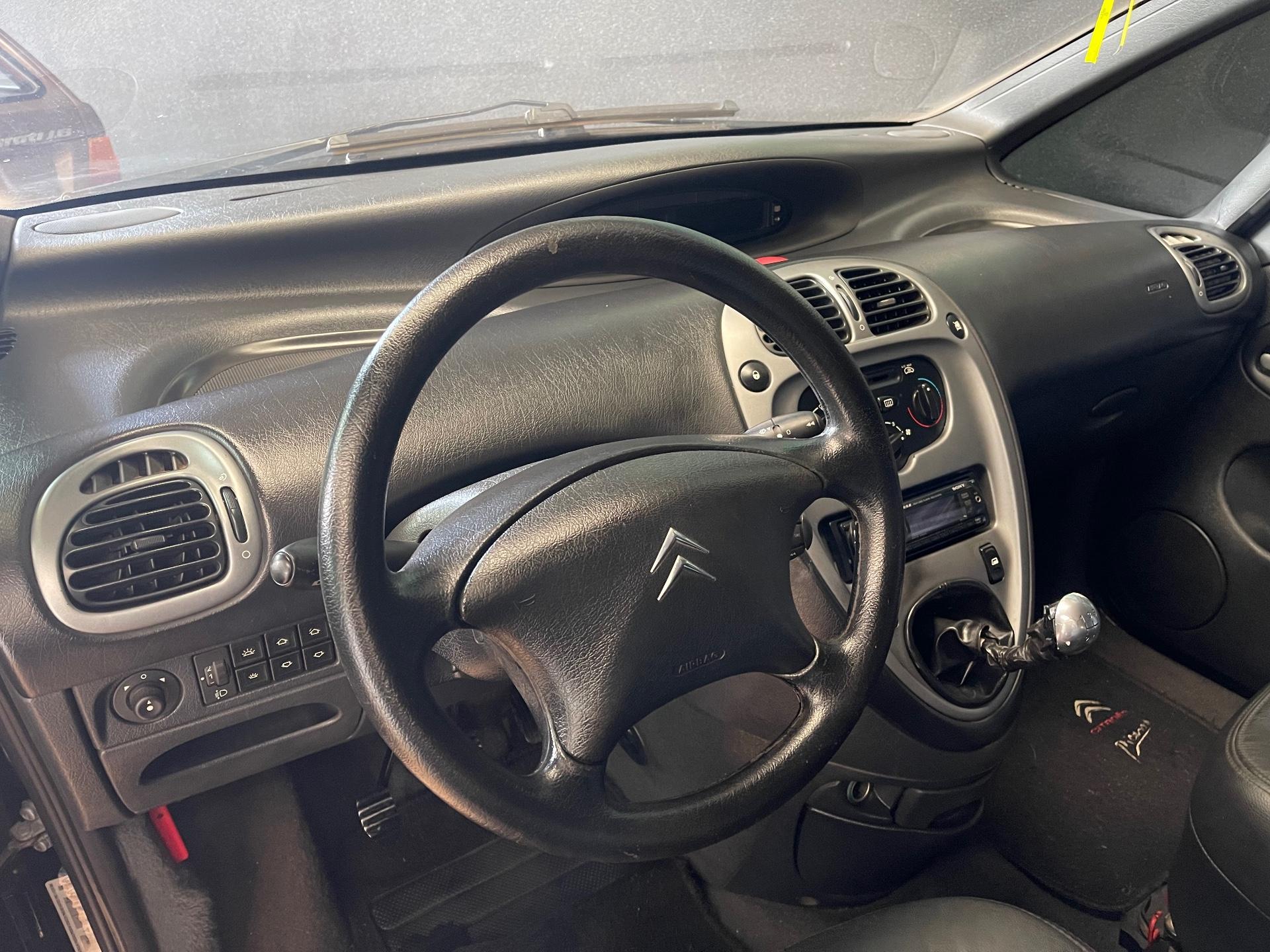 Foto 8 de Citroën C4 Picasso / II16GLXF 2011