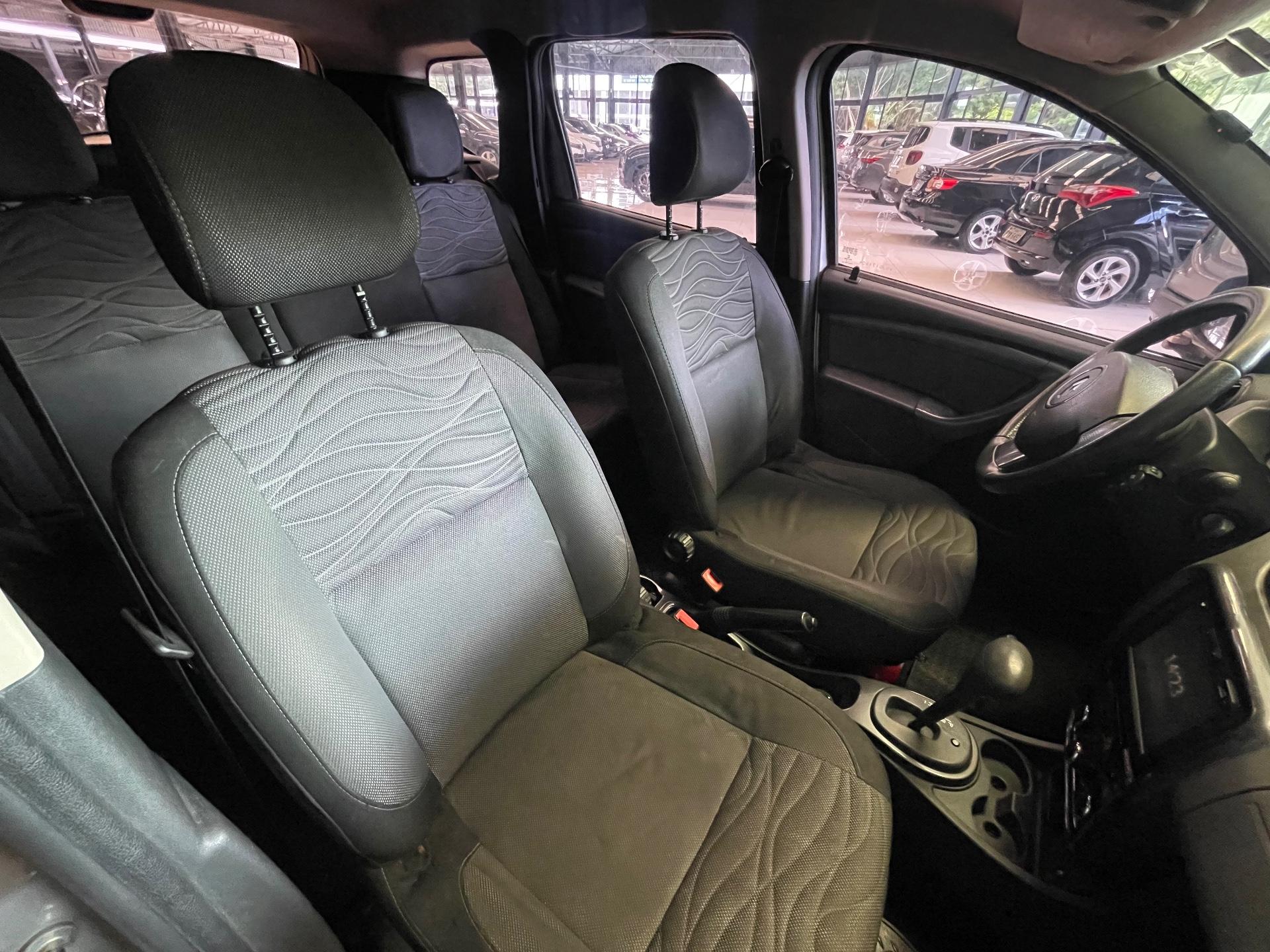 Foto 9 de Renault Duster 20 D 4X2A 2013