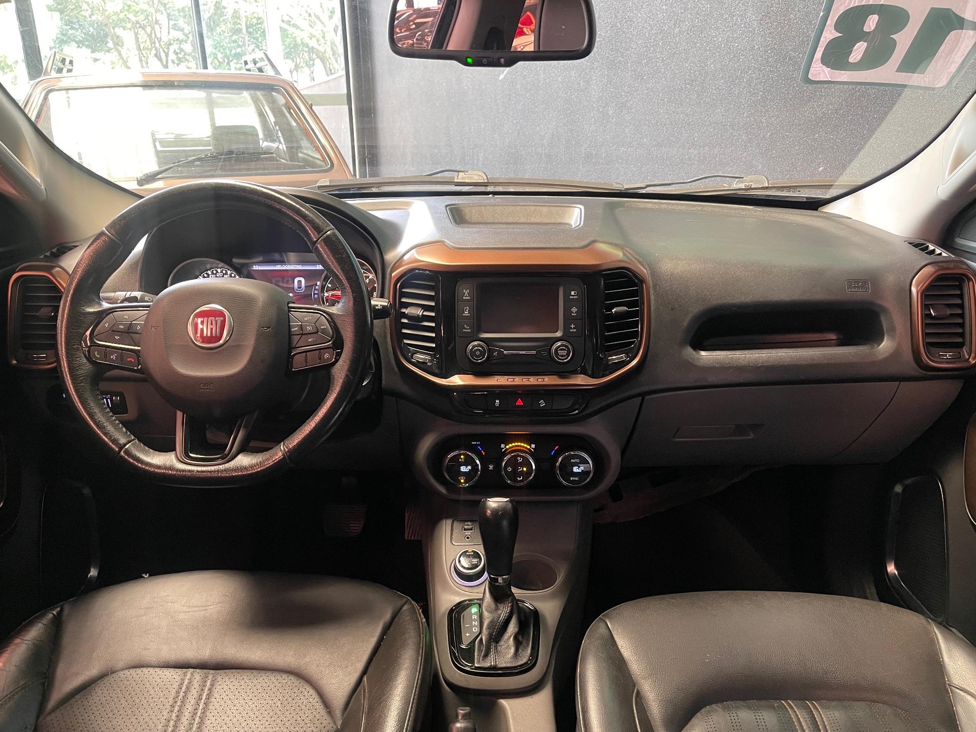 Foto 4 de Fiat Toro VOLCANO AT D4 2018