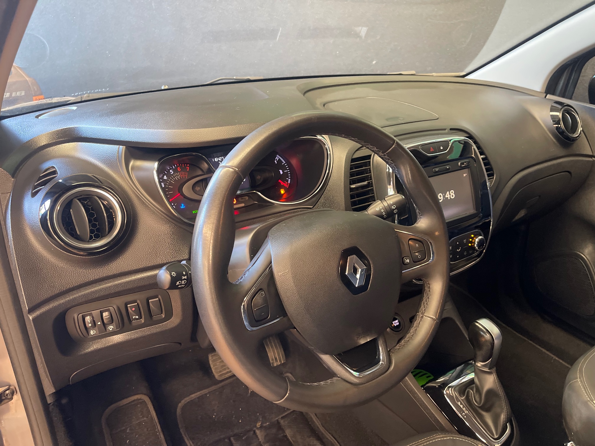 Foto 8 de Renault Captur INTEN 16A 2018